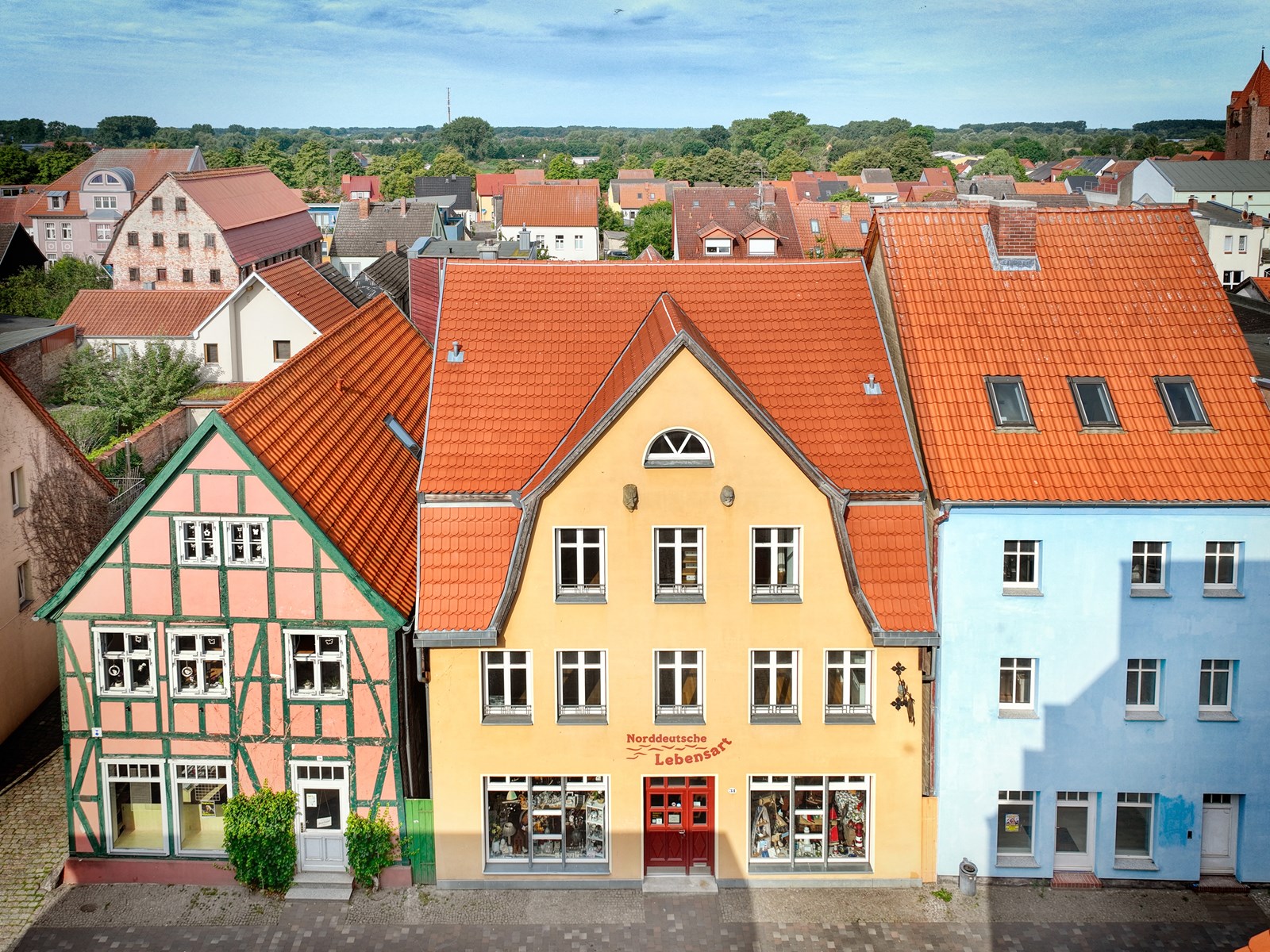 Hochwertiges Architektenhaus im Stadtzentrum - vermietete Gewerbeeinheit inklusive -