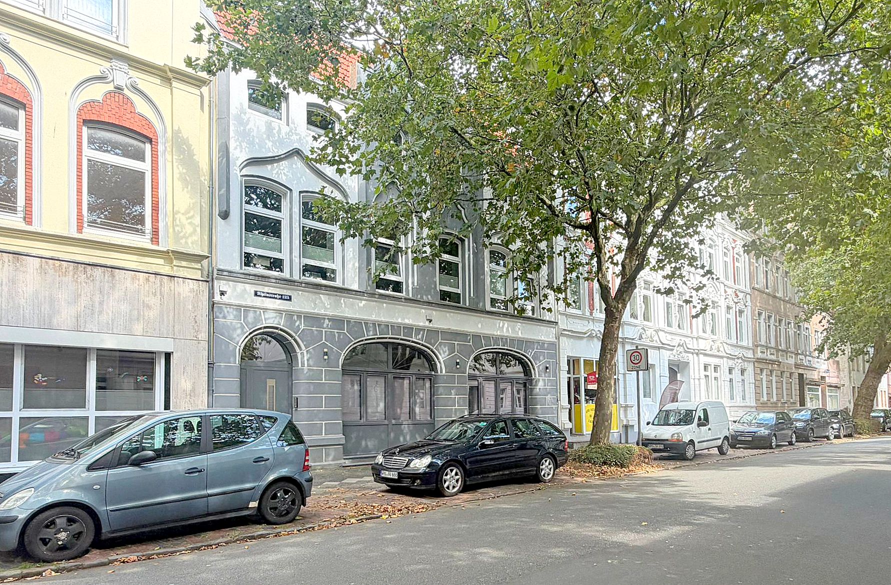 Charmantes & modernisiertes Dreifamilienhaus in der Südstadt