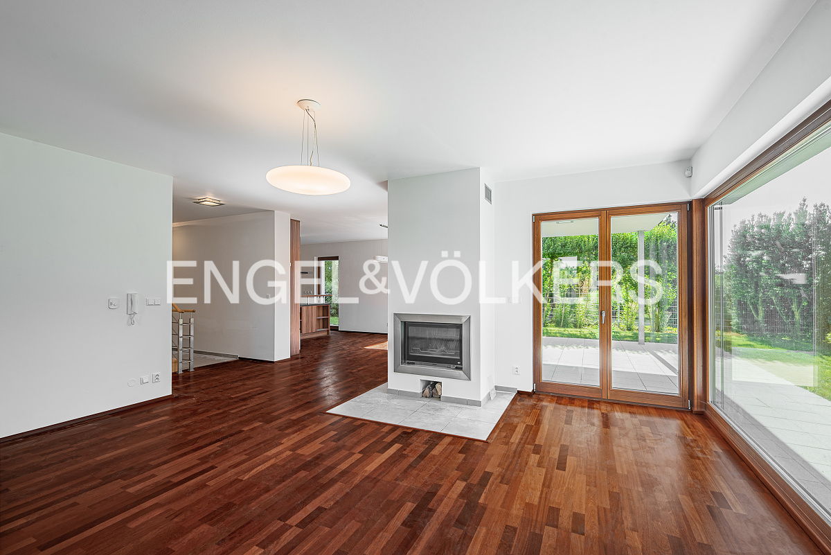 Rent of a family house 6+kt with private garden