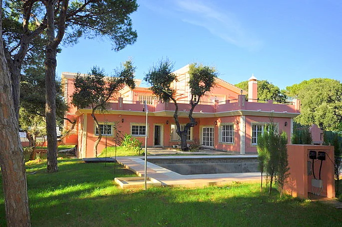 Elegante neue Villa in Hacienda las Chapas in angesehener Lage