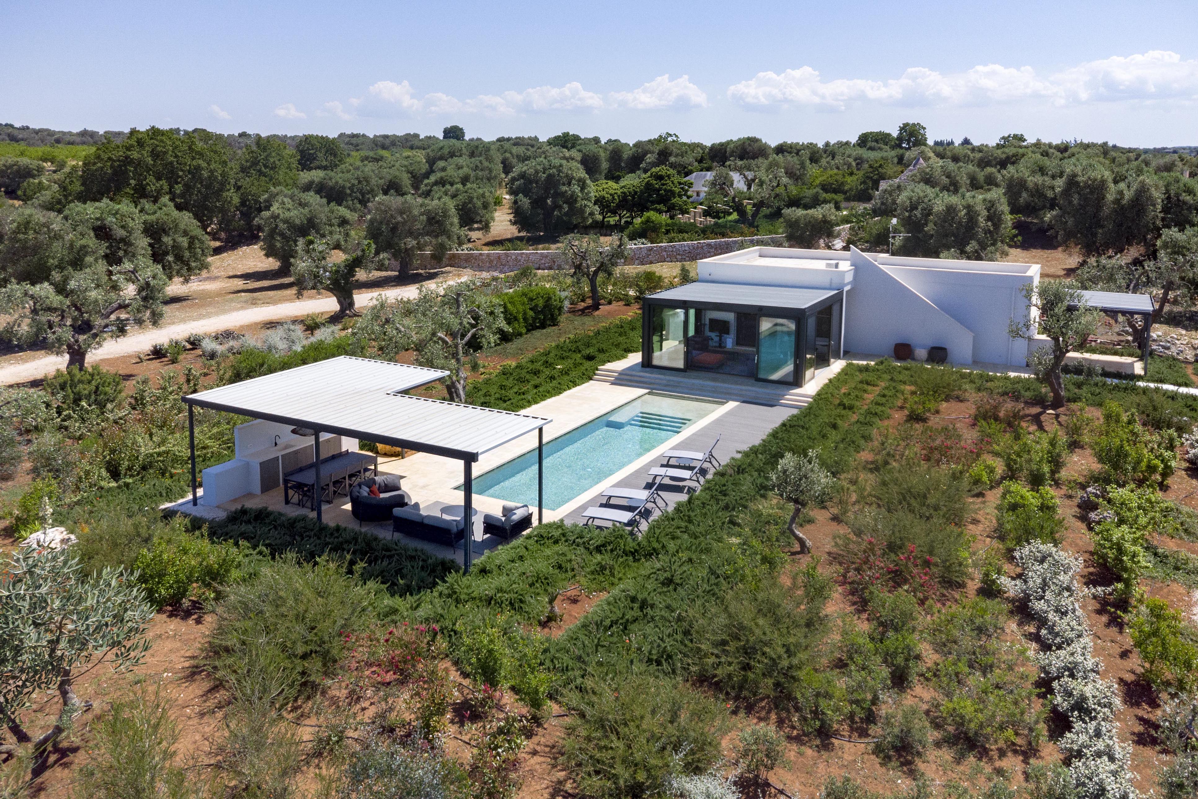 Contemporary villa in the Itria Valley