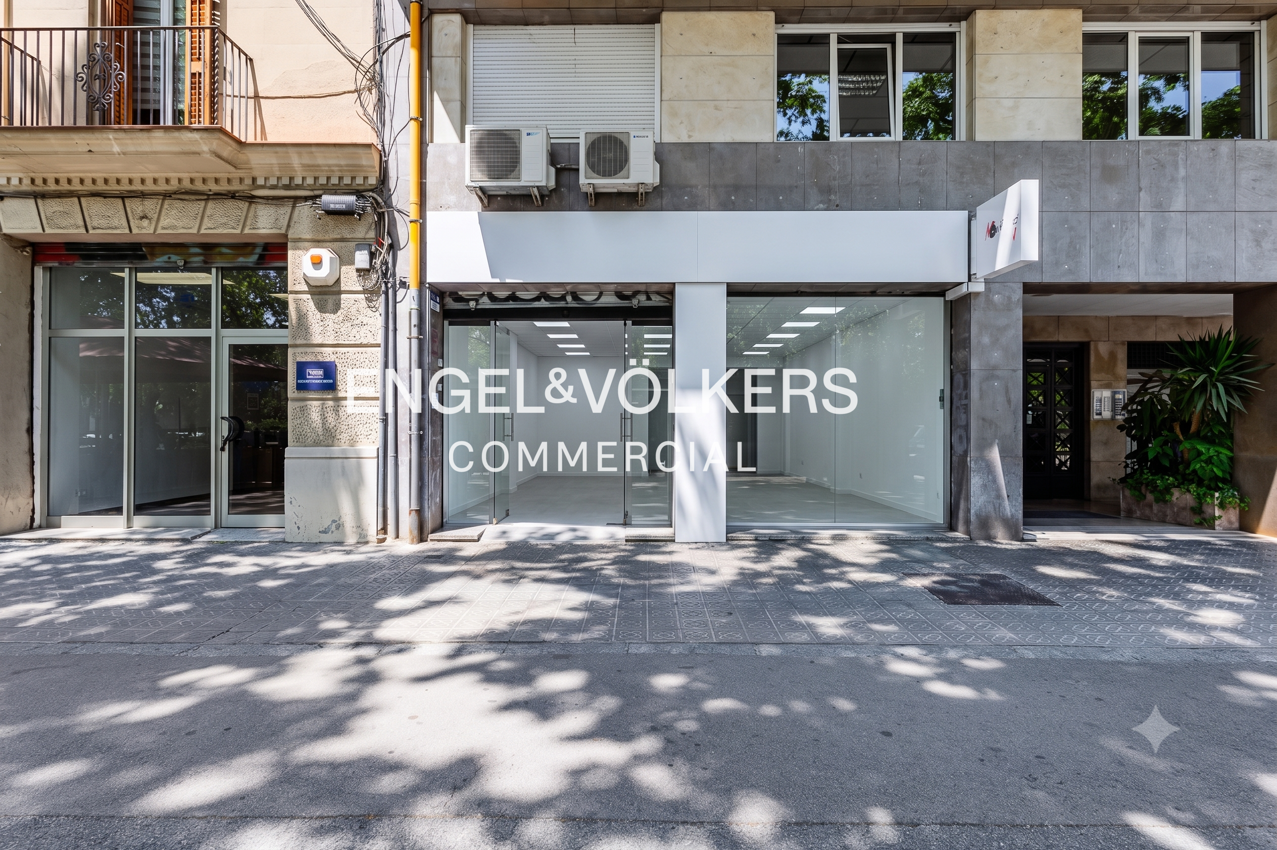 Local comercial de 222m2 frente al Parc de la Ciutadella