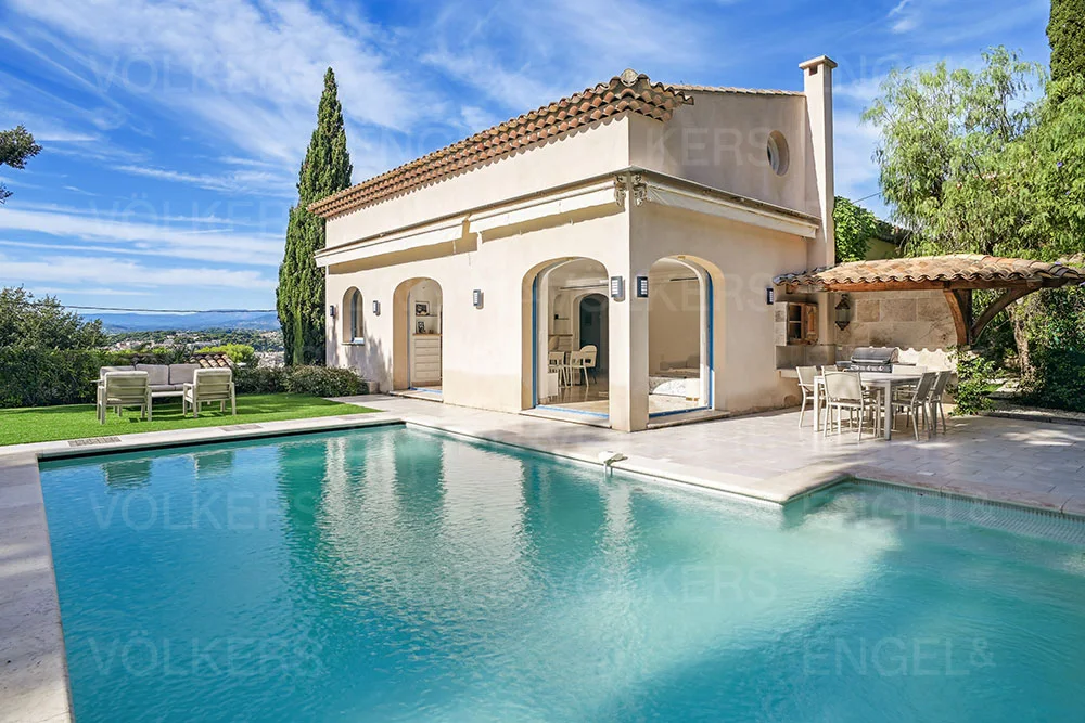 Cannes, Terrefial area, charming property with pool