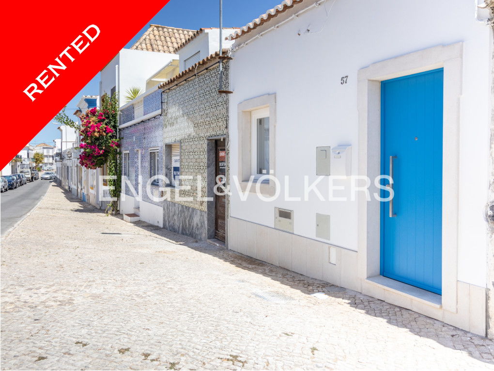 Lovely traditional townhouse in Tavira