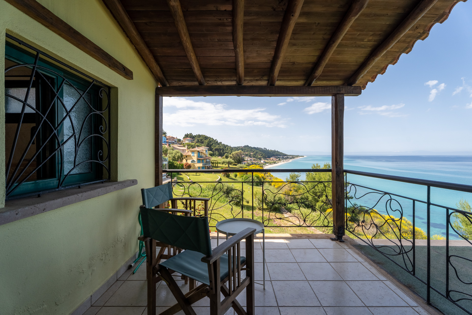 3 storey maisonette in front of the sea in Possidi