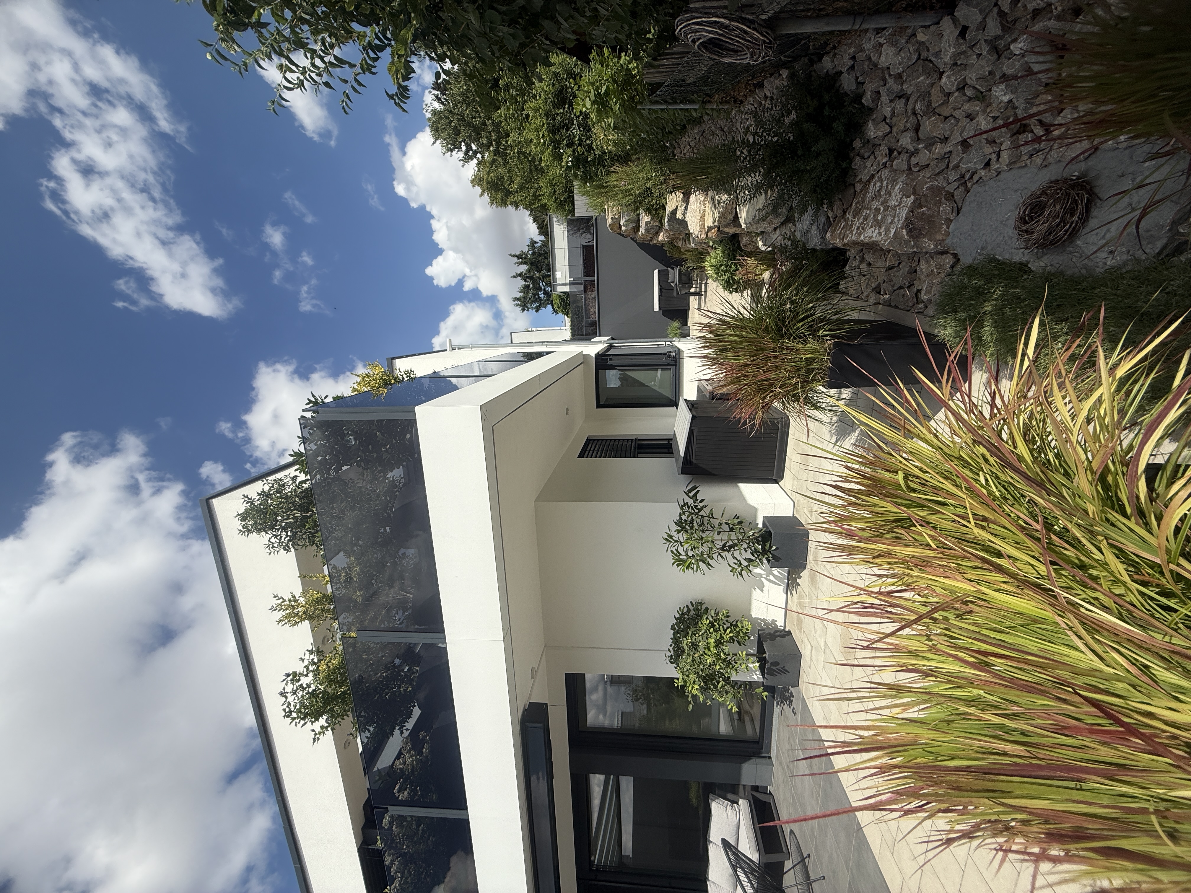Moderne, barrierefreie Eigentumswohnung mit XXL‑Terrasse & Bauhaus‑Design