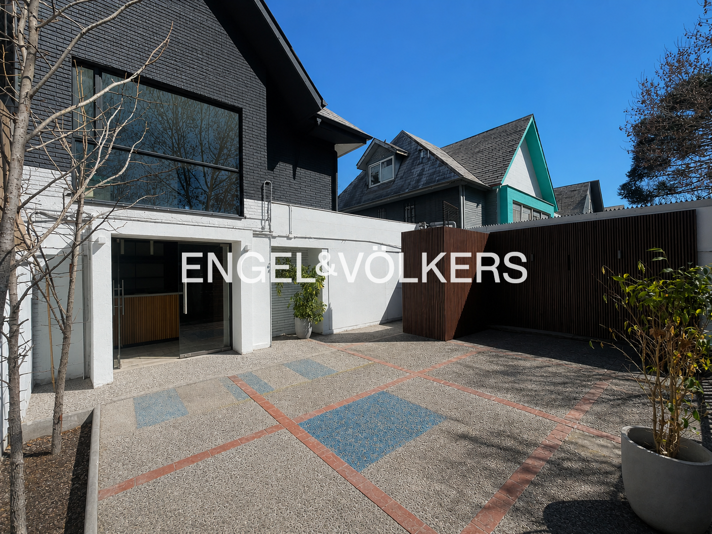 Local comercial de 200 m² en sector Tabancura