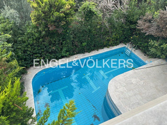 Splendid Villa with pool next to Attiki Odos, Marousi