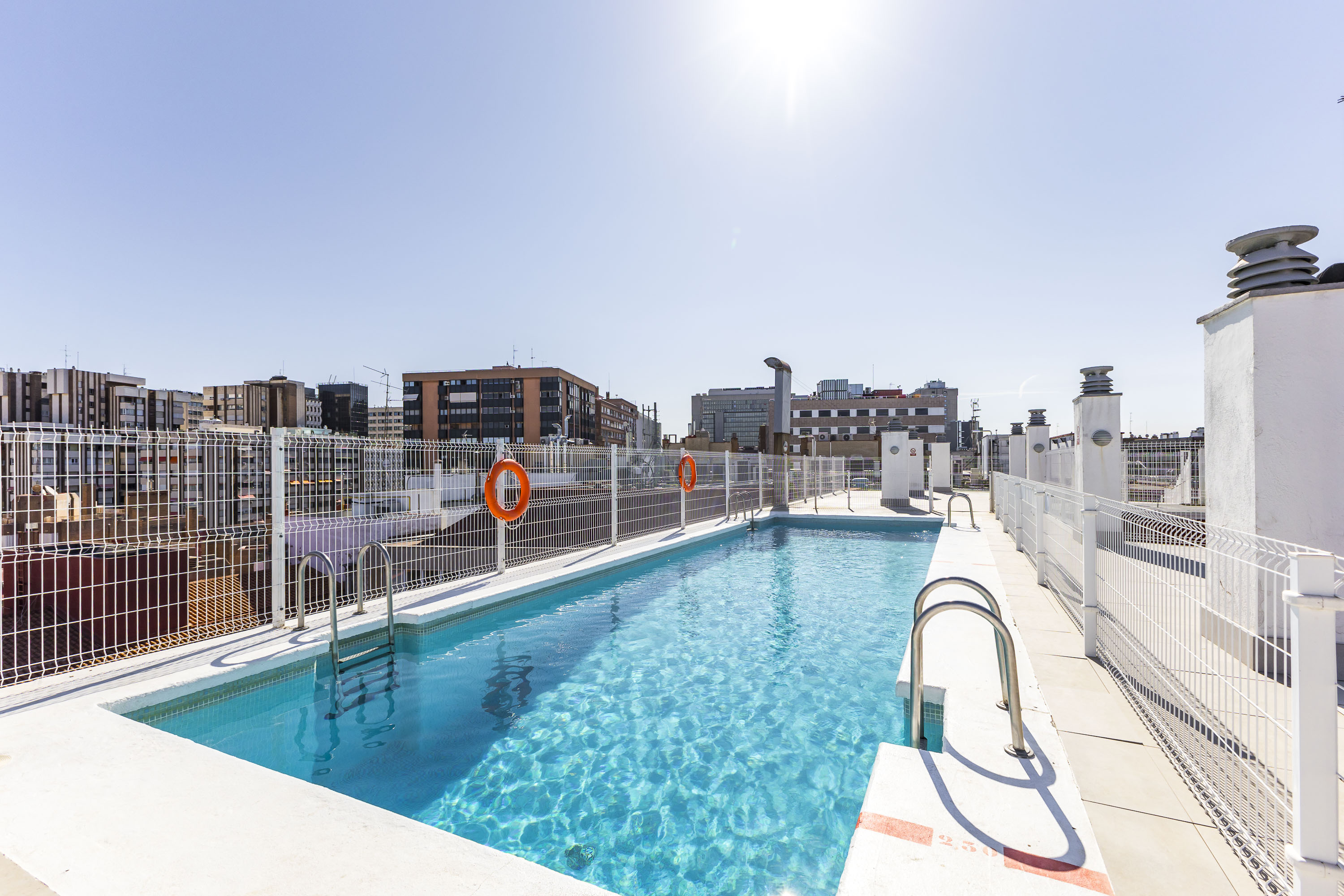 Bright unfurnished apartment with pool near Paseo de la Castellana