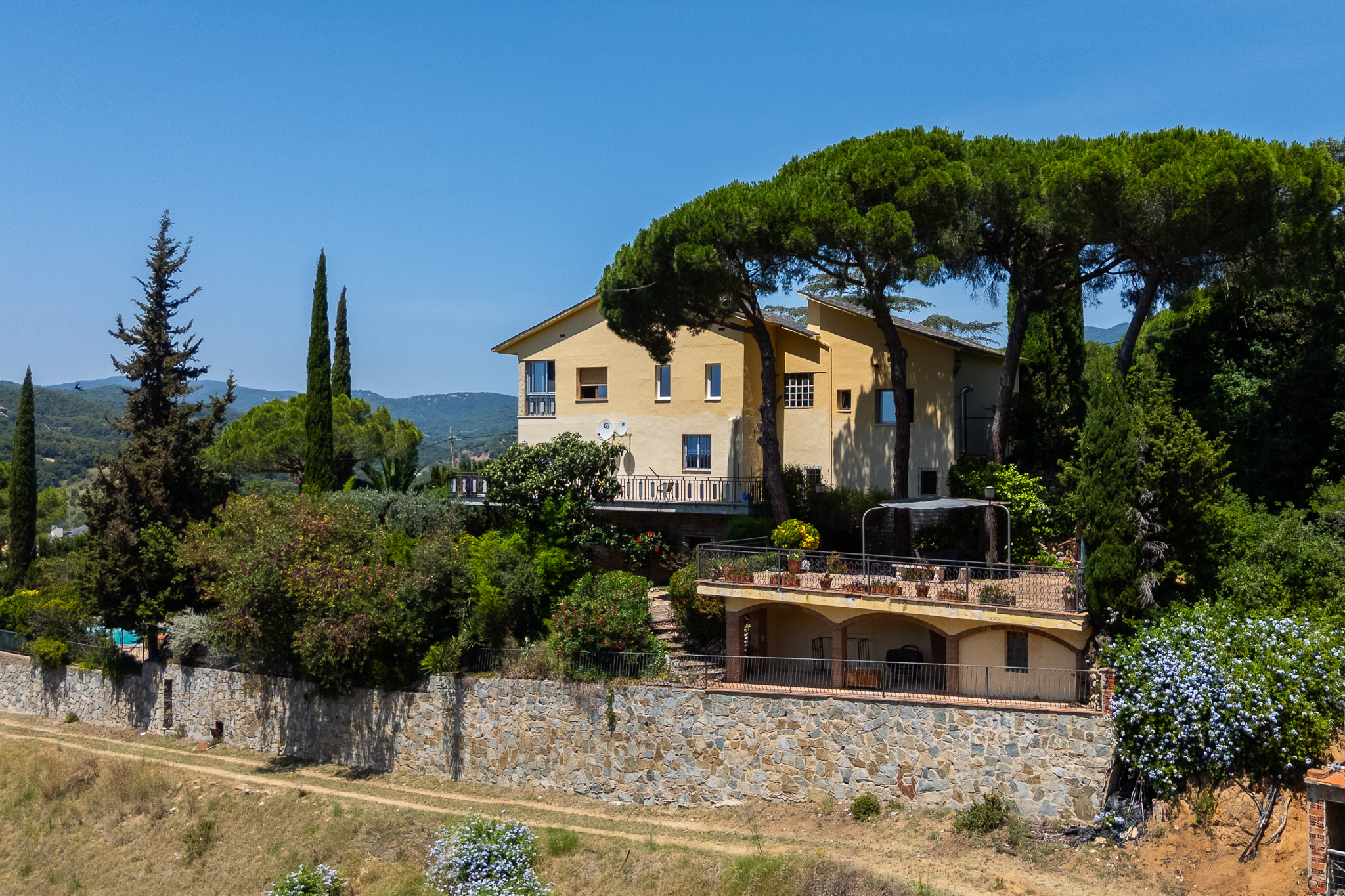Magnificent villa with spectacular views and tourist rental license