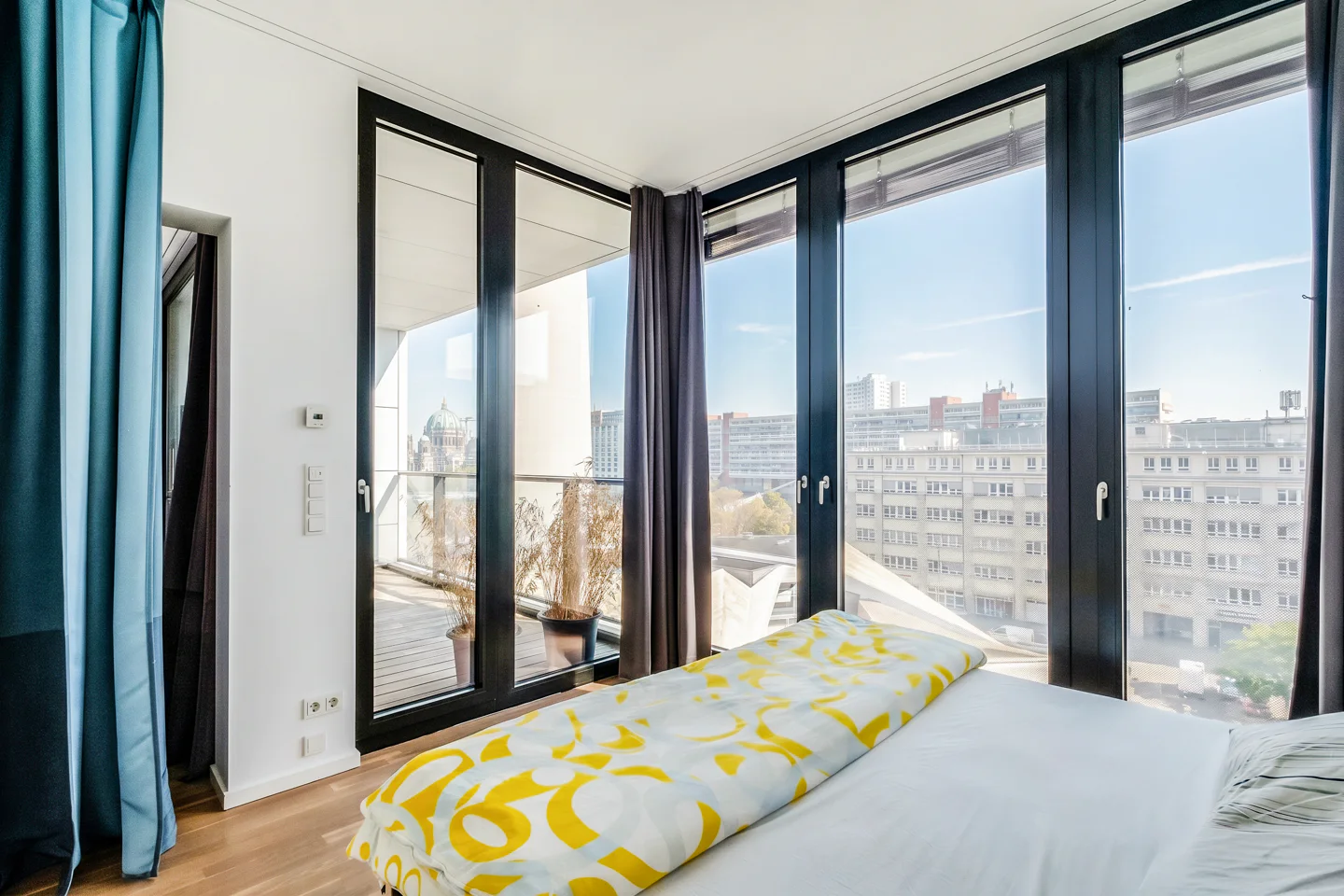 Am Puls der Hauptstadt: Zeitgemäß Wohnen mit Loggia zum Fernsehturm - Foto 3