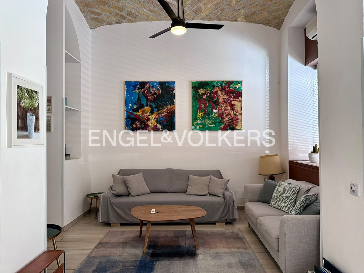 Loft by the Colosseum with Terrace