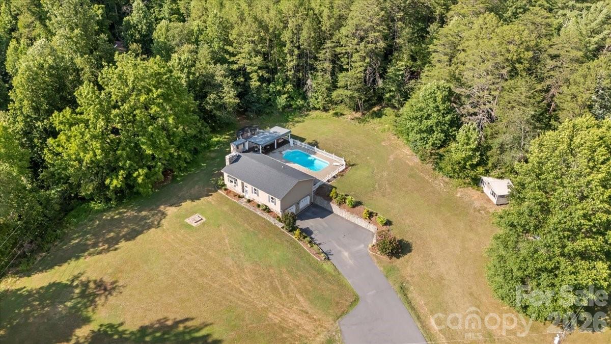 Private Retreat with Incredible Outdoor Amenities