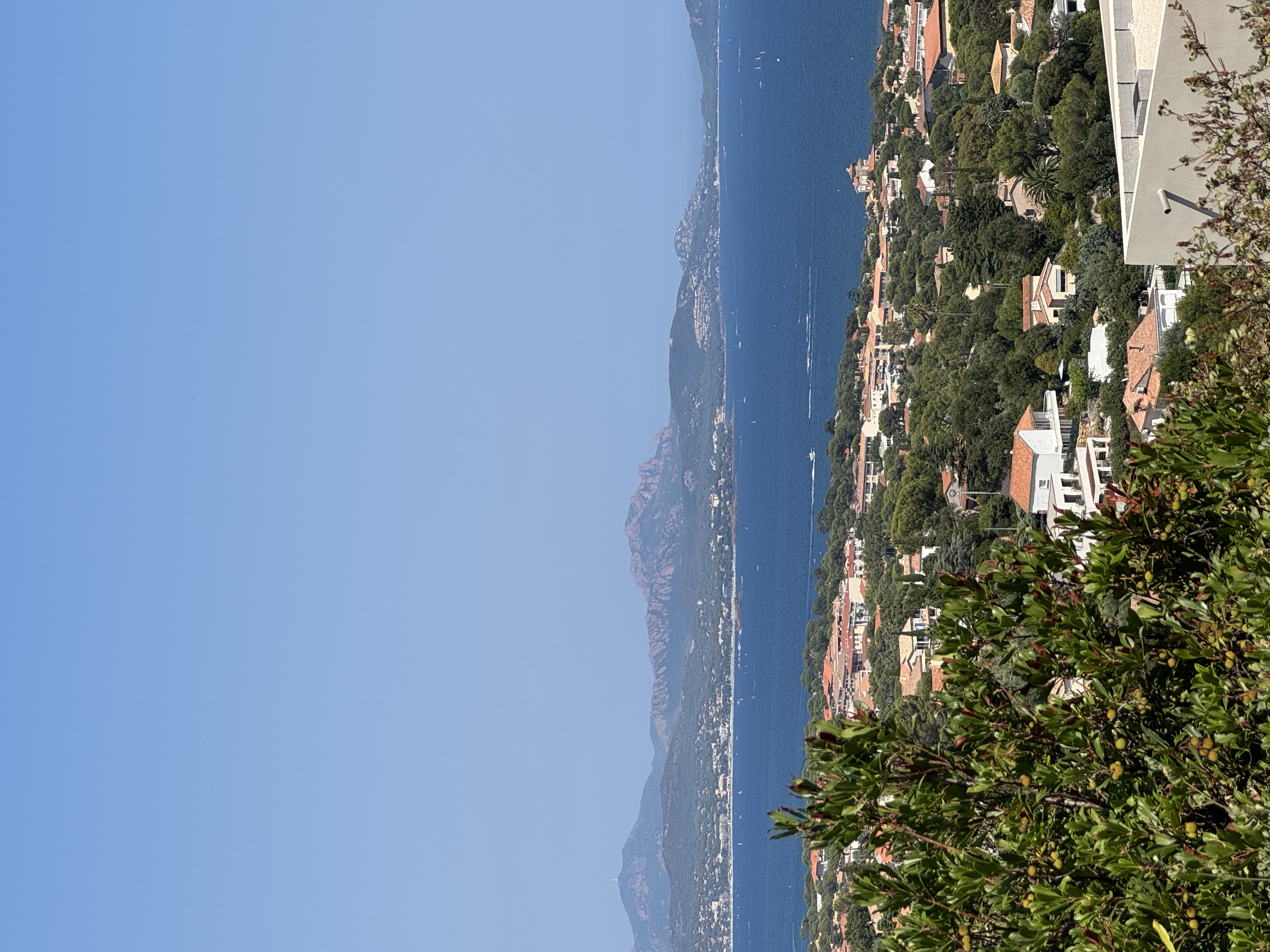 Magnificent land with sea view