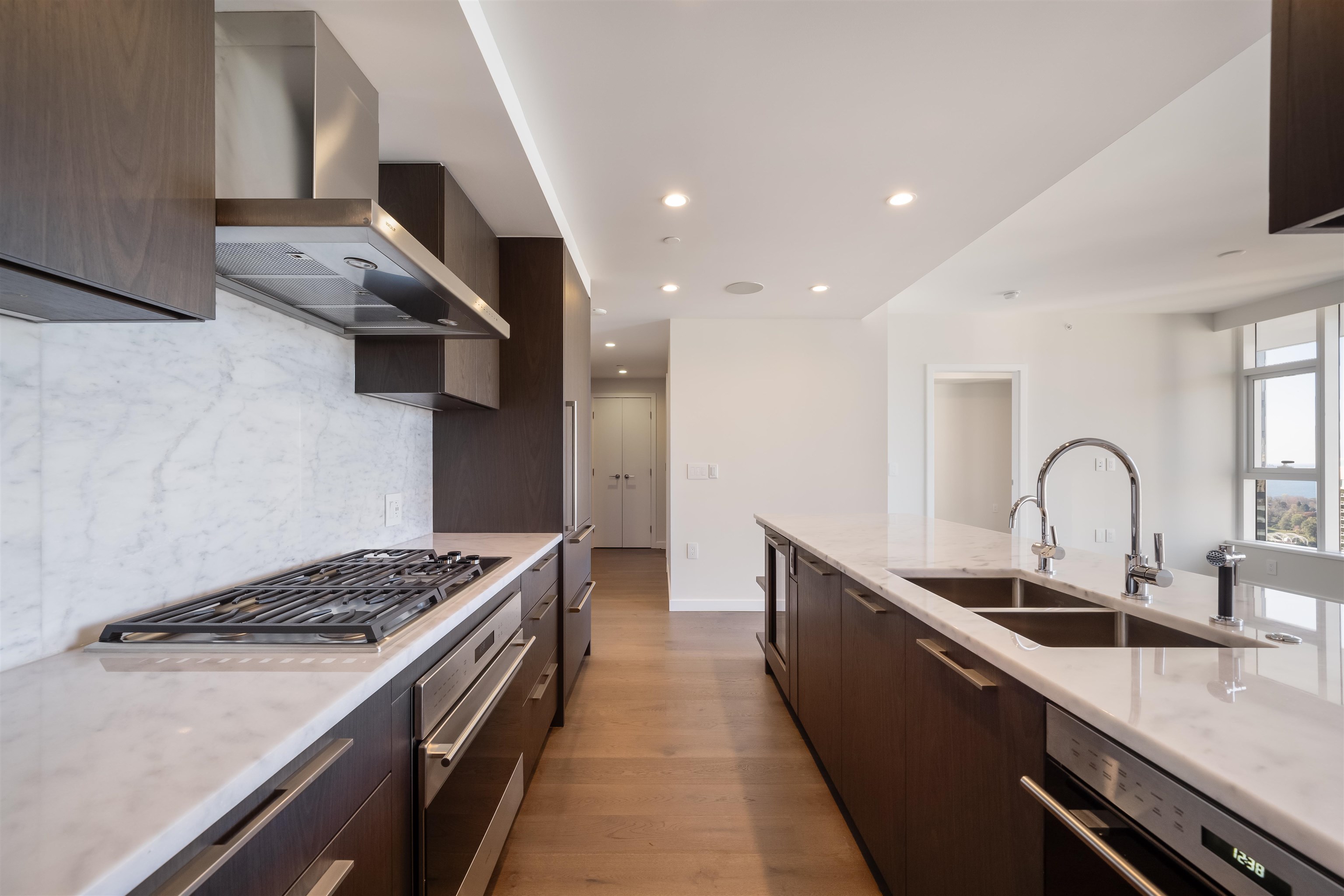 Stunning 2 Bedroom + Den Home w/English Bay Views