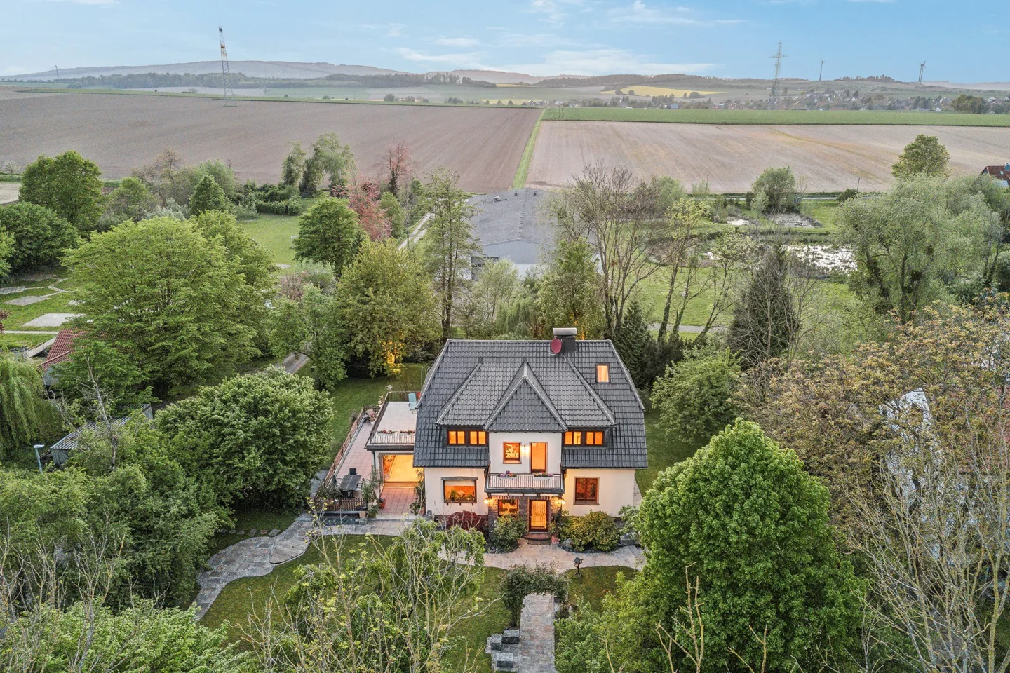 Charismatic villa near Hanover: lovingly renovated and surrounded by natural beauty