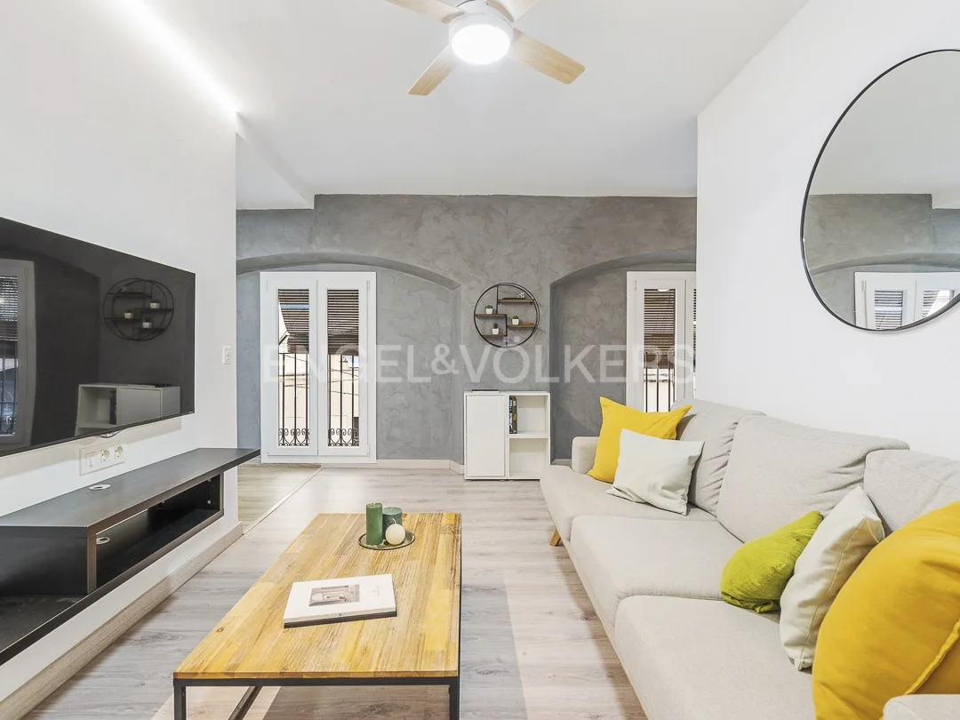 Modern and fully equipped, temporary in El Raval.