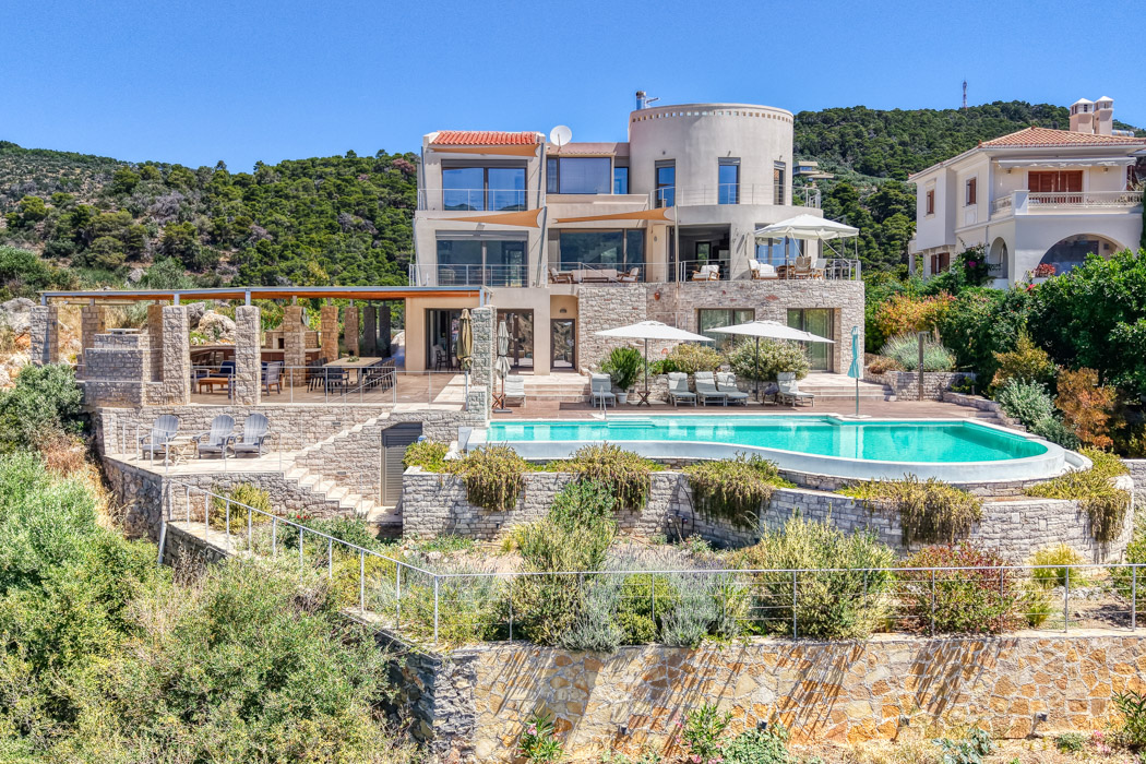 Villa Aetherion – Πολυτελής έπαυλη με ανεμπόδιστη θέα στη θάλασσα στον Πόρο