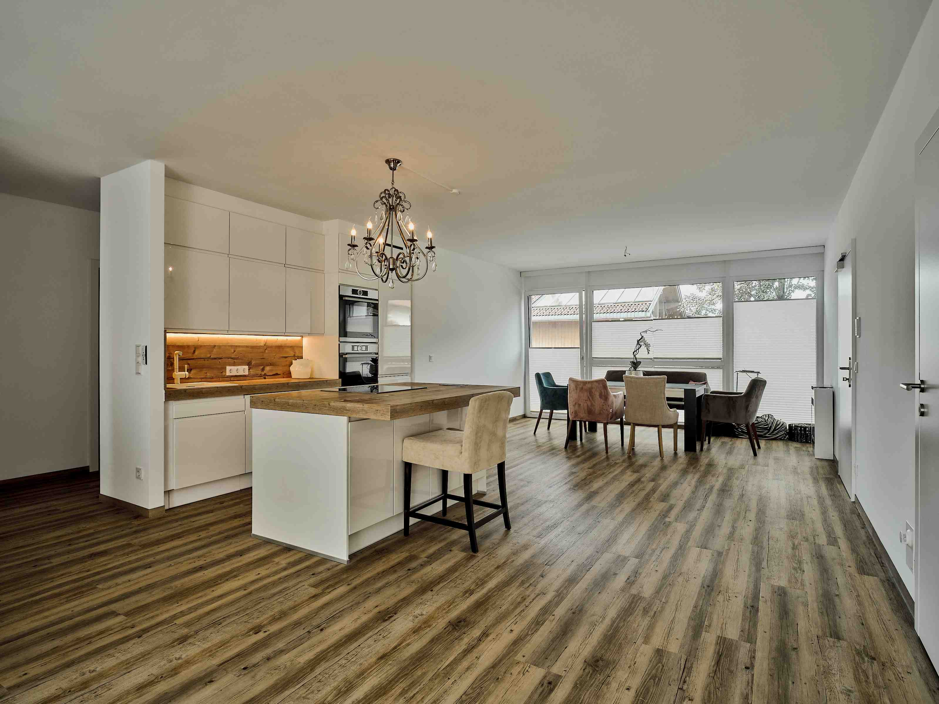 Spacious modern apartment | Fortress view