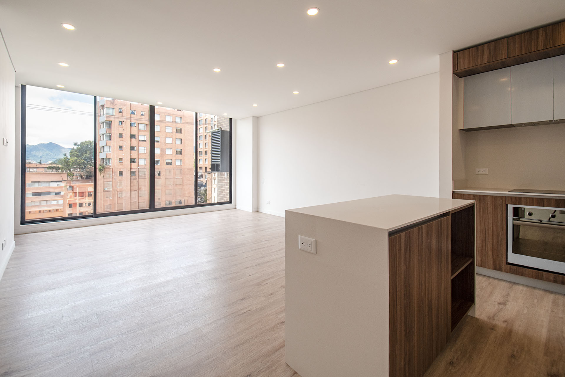 Moderno apartamento para estrenar con balcón para venta en Sotileza