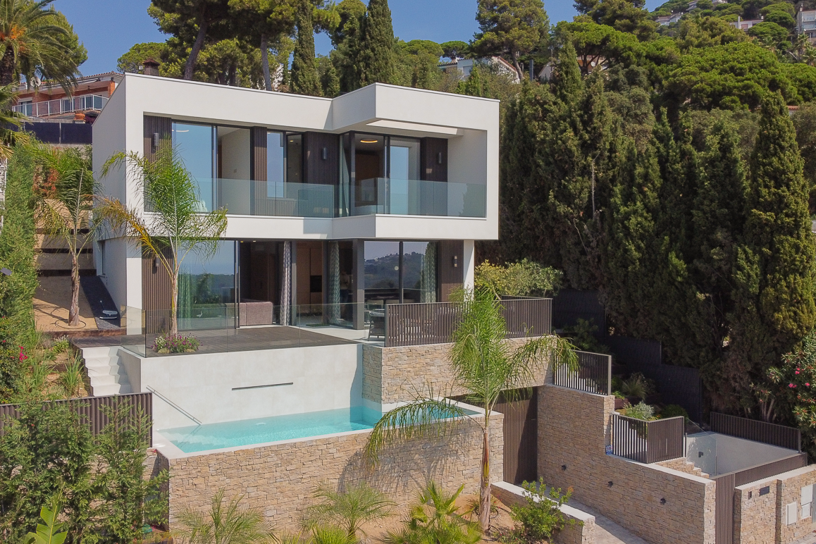 Contemporary design villa with spectacular sea views