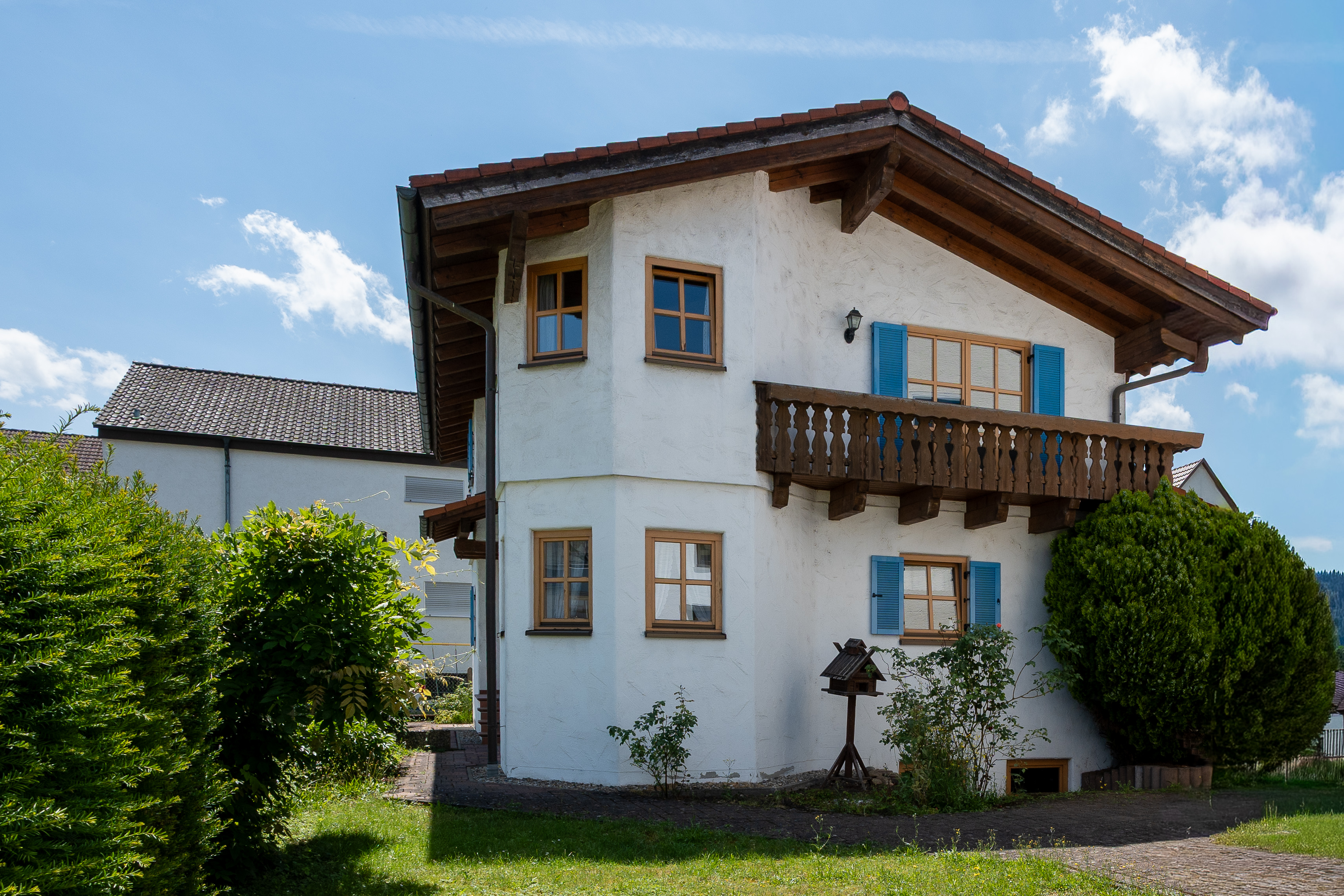 Charmantes Landhaus mit Galerie-Dachgeschoss – Platz für die ganze Familie in ruhiger Neckarlage