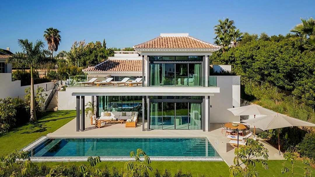 Exquisite moderne Villen mit unübertroffener Eleganz auf der Goldenen Meile
