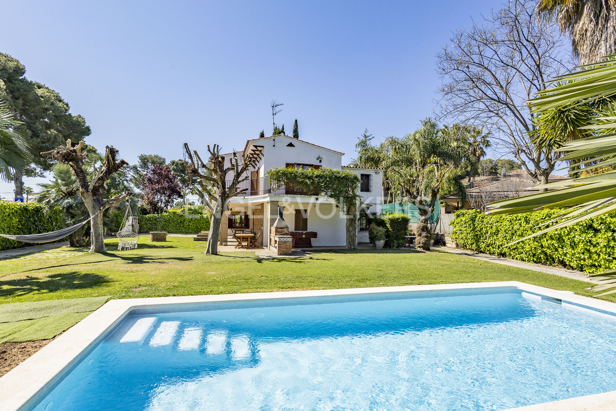 Casa en Terramar con encanto, piscina privada y vistas verdes