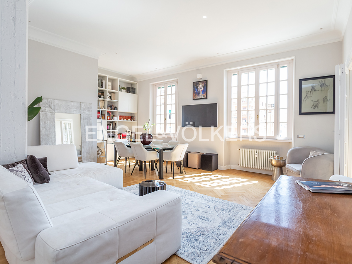 Timeless elegance and modern comfort in a prestigious historic building