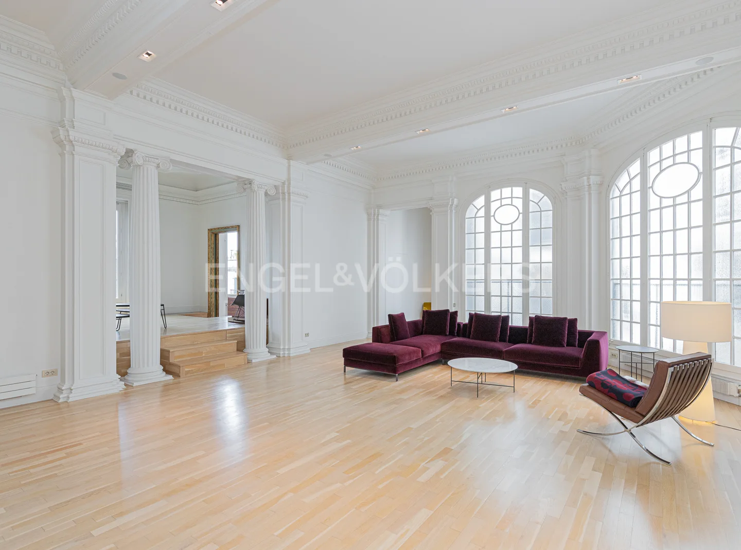 Spectacular refurbished flat in a historic building