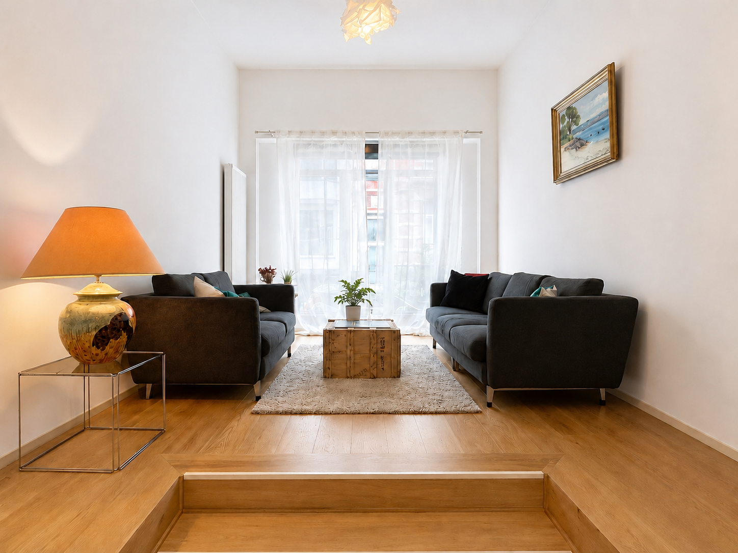 Renovated 120 m² apartment with mezzanine and walk-in closet