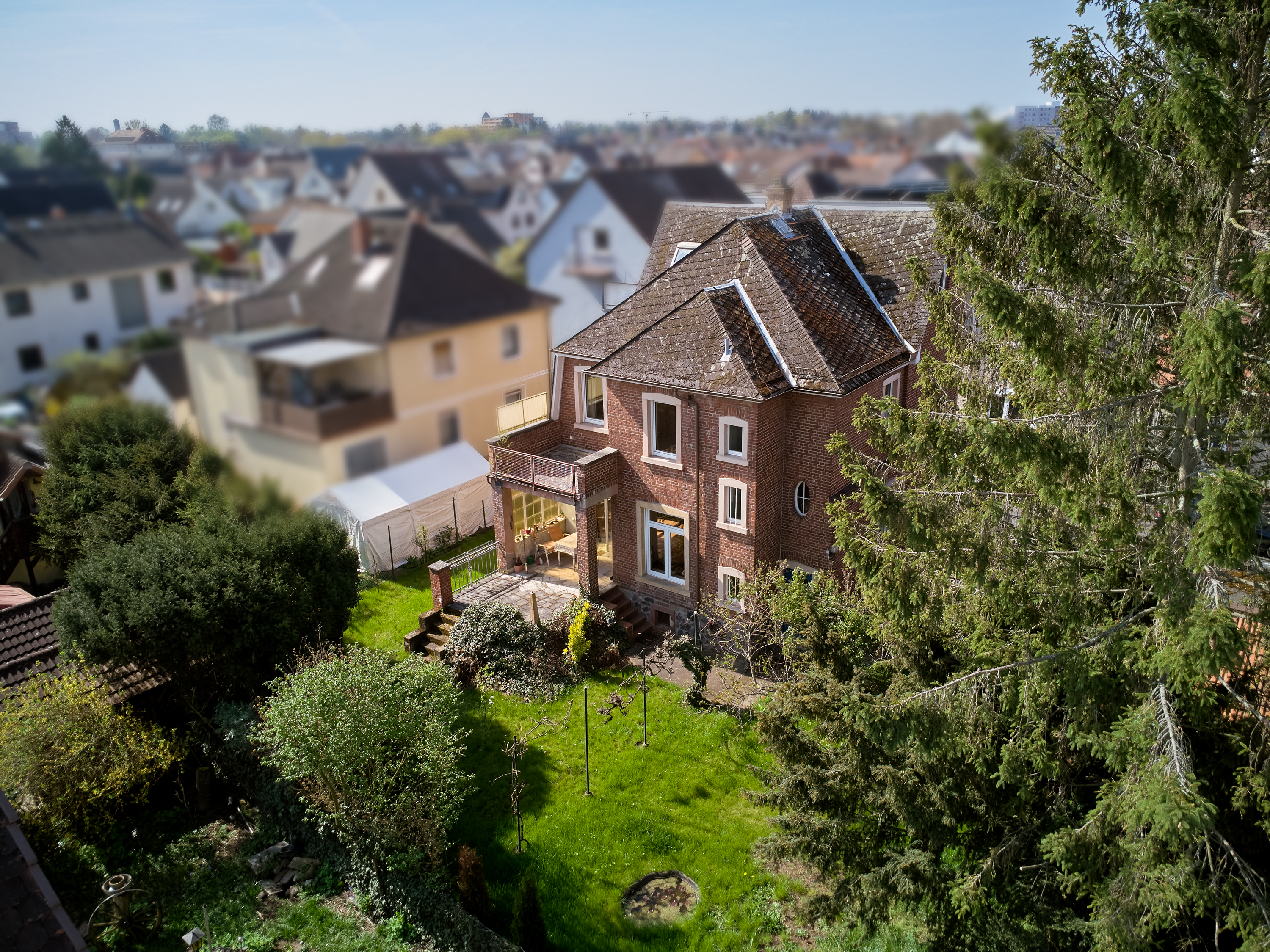 Platz für Träume: Großzügiges Denkmal-Einfamilienhaus in der Steinheimer Idylle