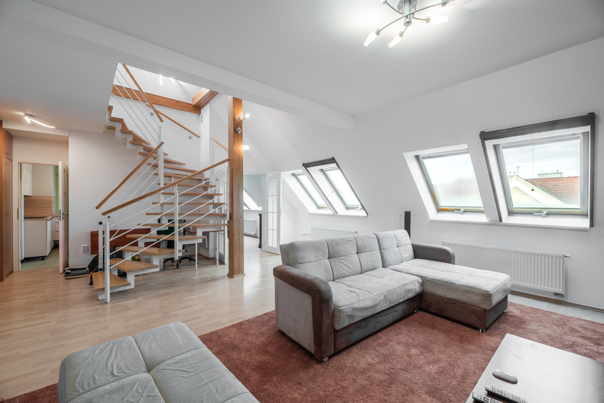Rent a duplex apartment 4+1 on Puškinovo Náměstí
