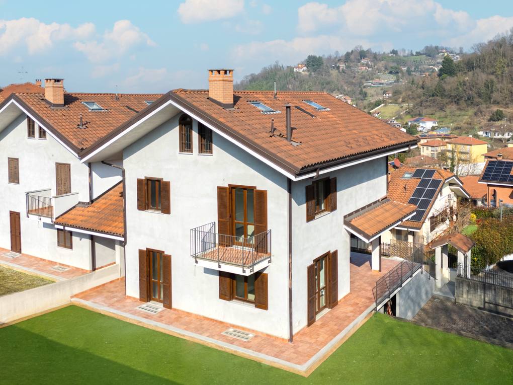 Independent villa to customize with private garden