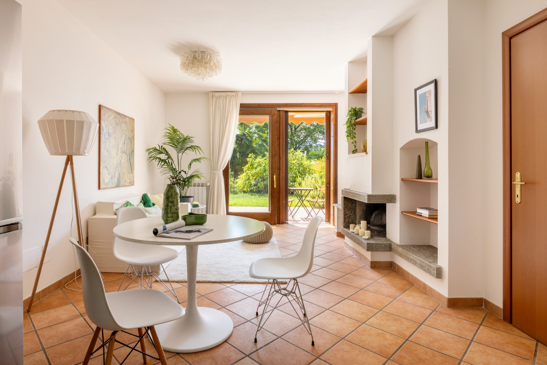 Terraced house with lake view, garden, and pool