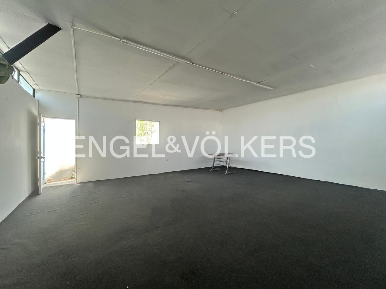 GRAN PROPIEDAD COMERCIAL/HABITACIONAL