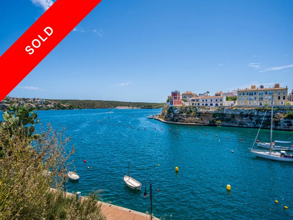 Ground floor apartment with views over the port of Mahon