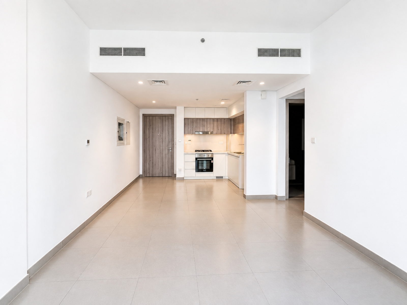 Close to Park | Vacant | Spacious Layout