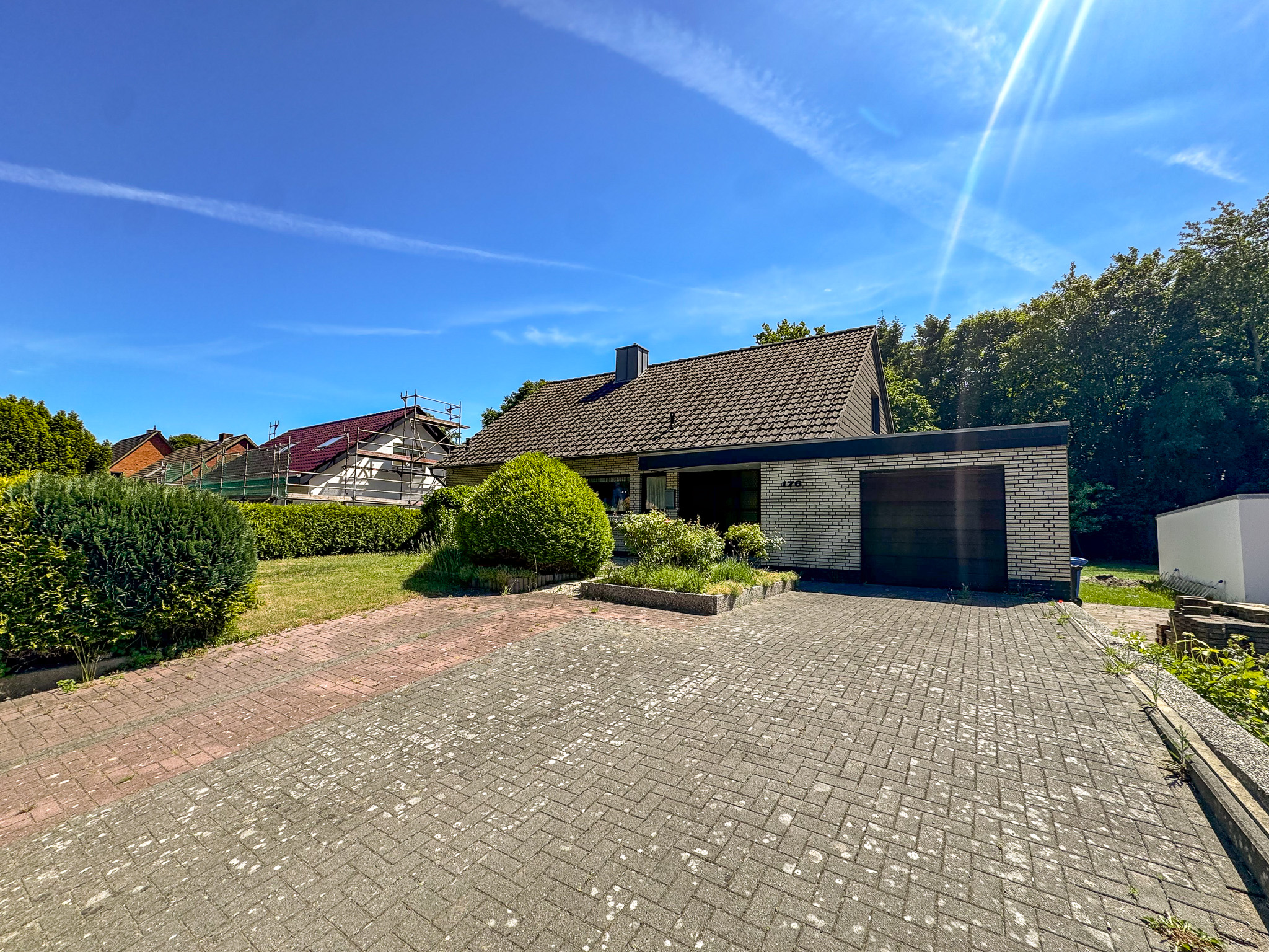 Familienfreundliches Zuhause mit großem Garten und Ausbaureserve