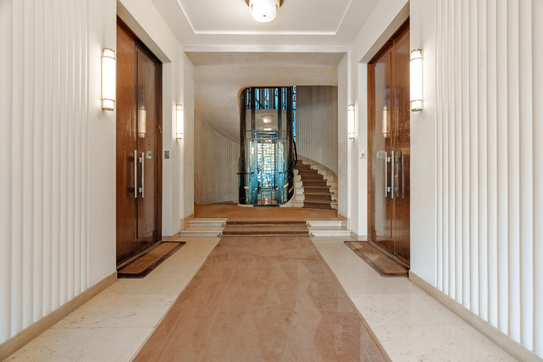 Paris XVI/Henri Martin – Außergewöhnliche 320-m²-Wohnung mit Balkon
