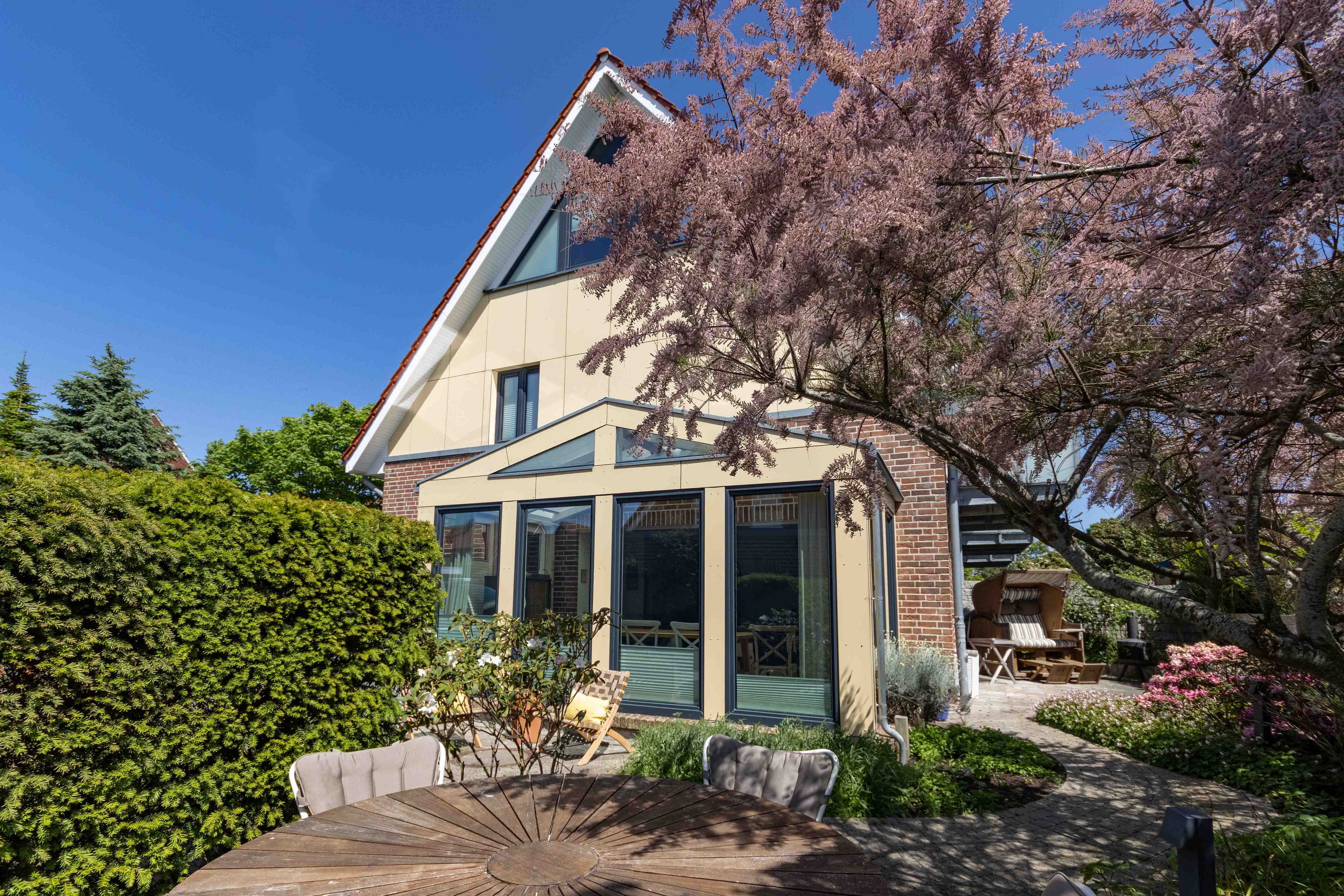 Exklusives Inselzuhause auf Norderney – stilvolles Haus mit Sauna, Wintergarten, Sonnenterrasse und möglicher FeWo!