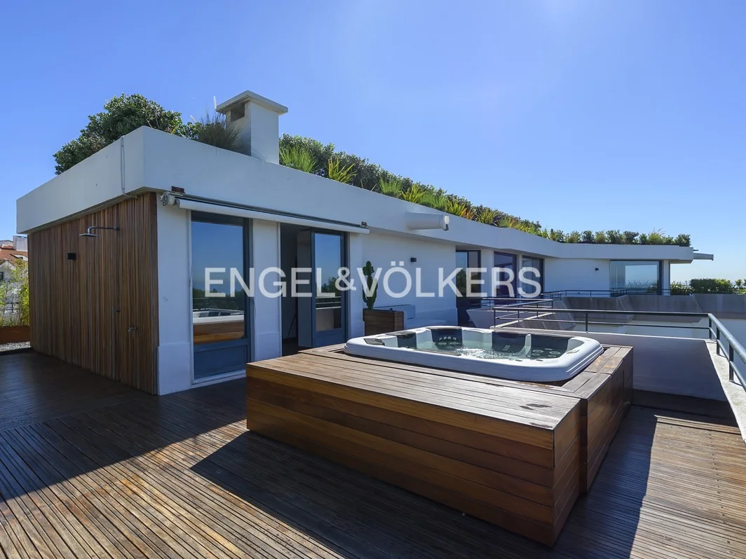 Penthouse in Carcavelos beach