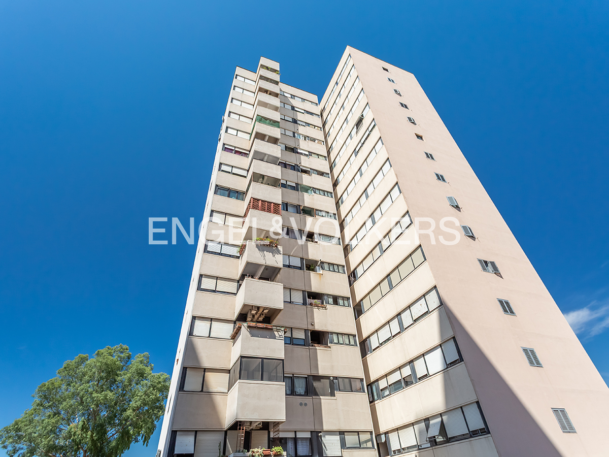 Laurentino, panoramic apartment with balconies