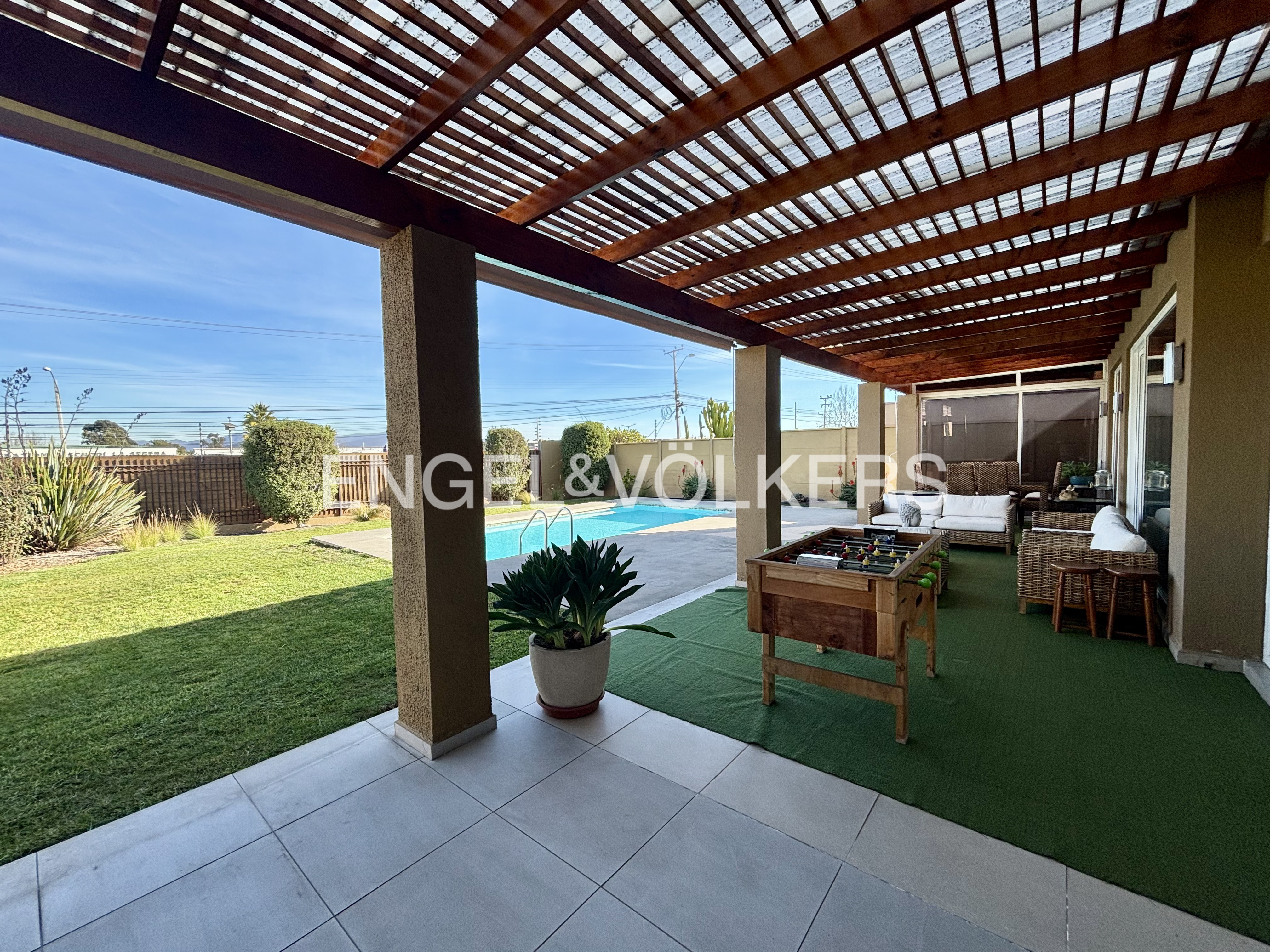 Se vende casa en Condominio Umbrales