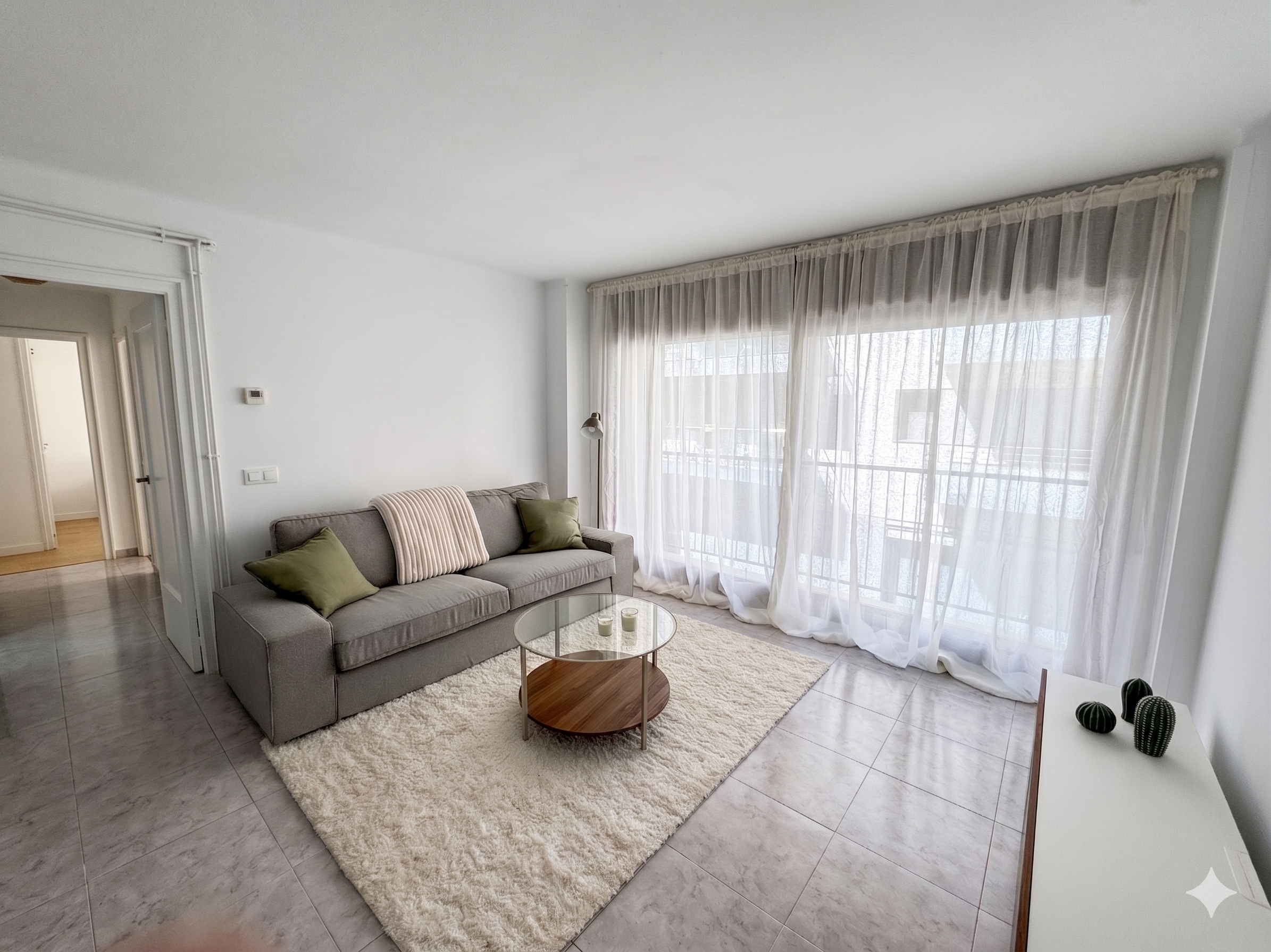 Three-bedroom apartment in central Girona