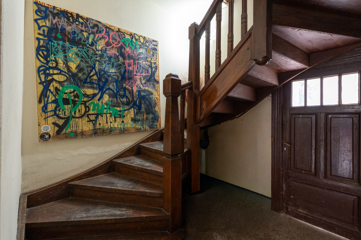 Ground floor apartment with garden in a historic building