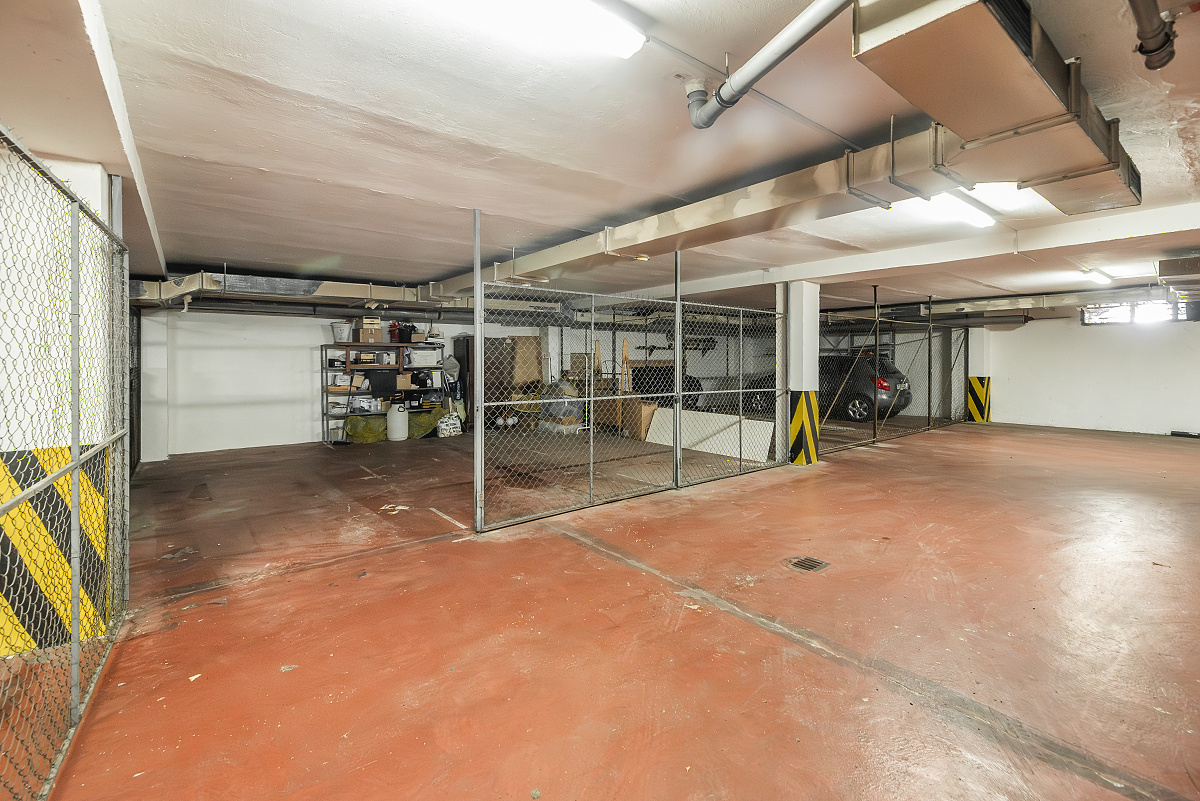 Rent a 2+1 apartment with parking nearby Jiřího z Poděbrad Street