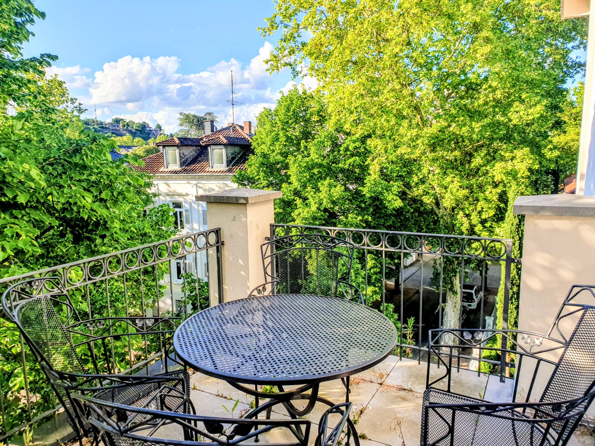Traumhafte Etagenwohnung im Kurviertel
