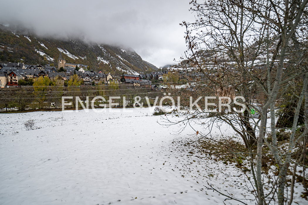 Rustic land in Salardú