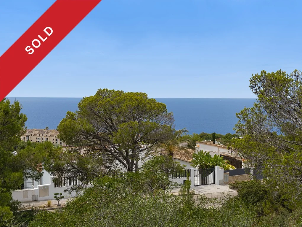 Sea view plot with licence in Santa Ponsa